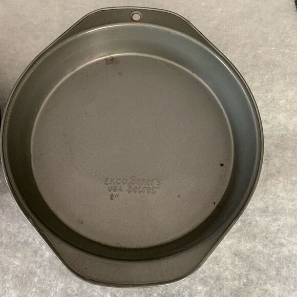 2 Ekco USA Baker’s Secret M95 8” Pans - Picture 4 of 8